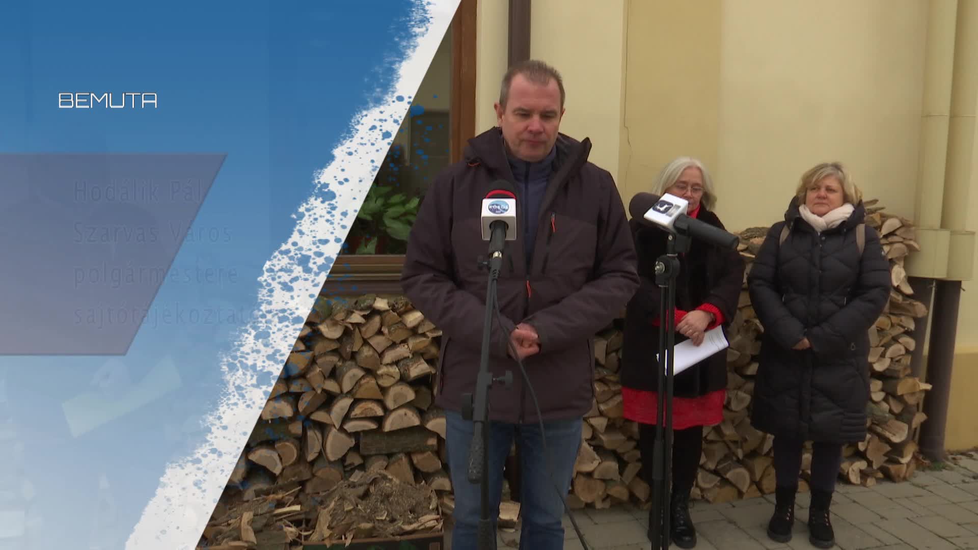 Hodálik Pál Szarvas Város polgármestere sajtótájékoztatója
